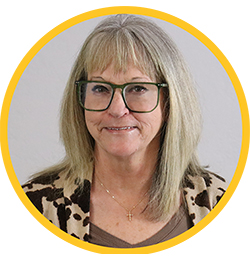 Website Headshot - Linda Rothe